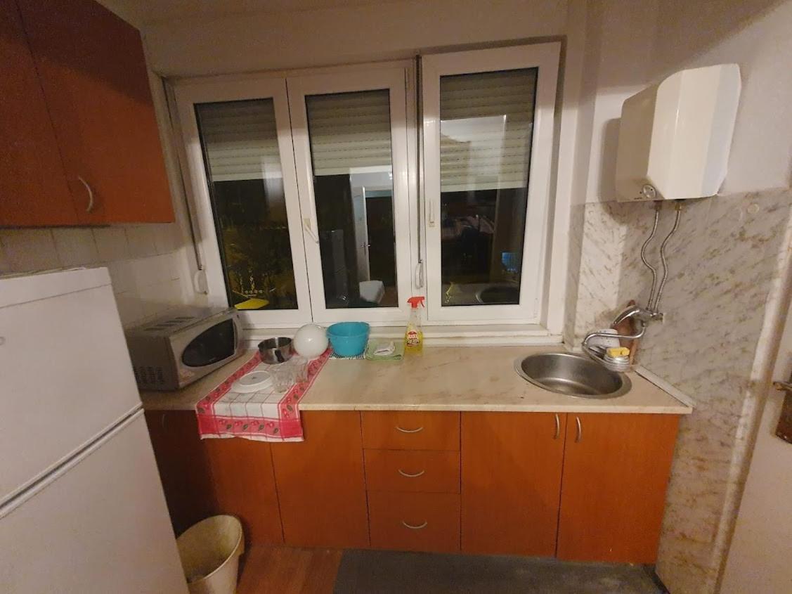 Ferienwohnung Nikola Hram Belgrad Exterior foto